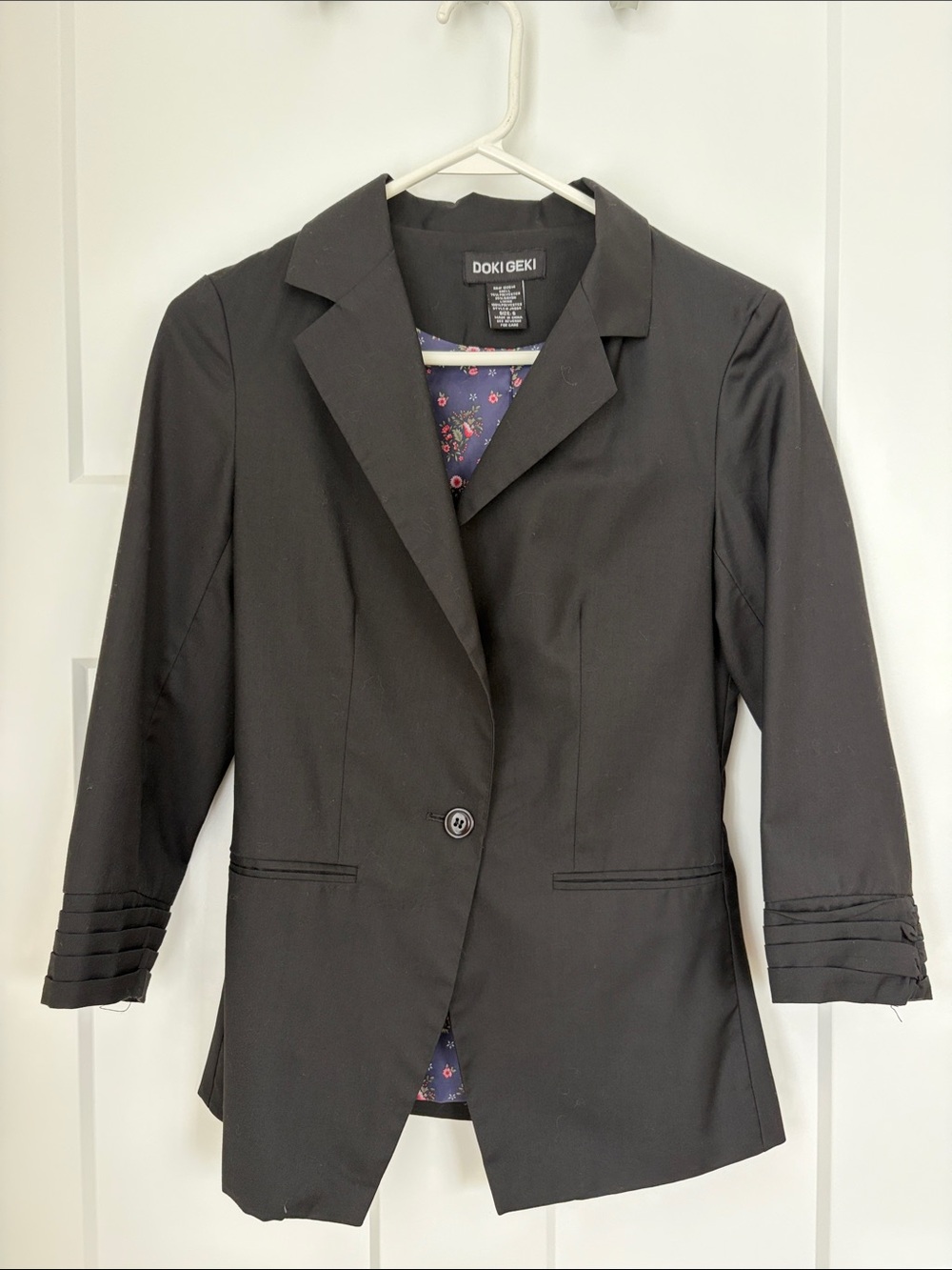 Doki Geki Black Women's Single-Button Tailored Blazer